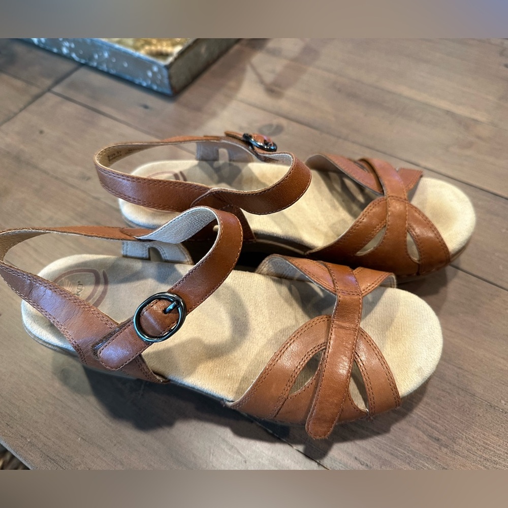 Dansko Season sandal camel full grain leather 37